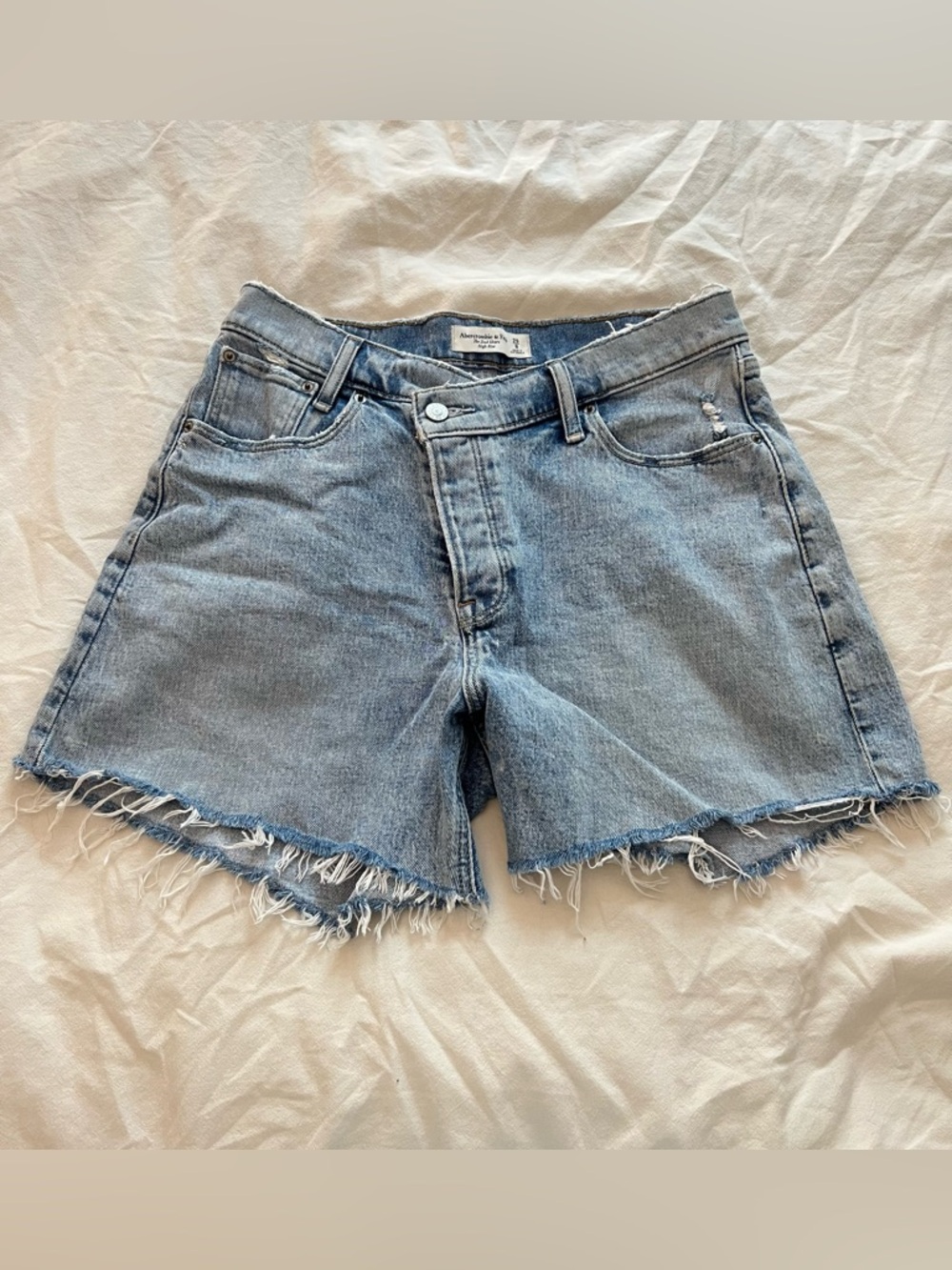 Abercrombie & Fitch Light Wash Frayed Hem Denim Shorts